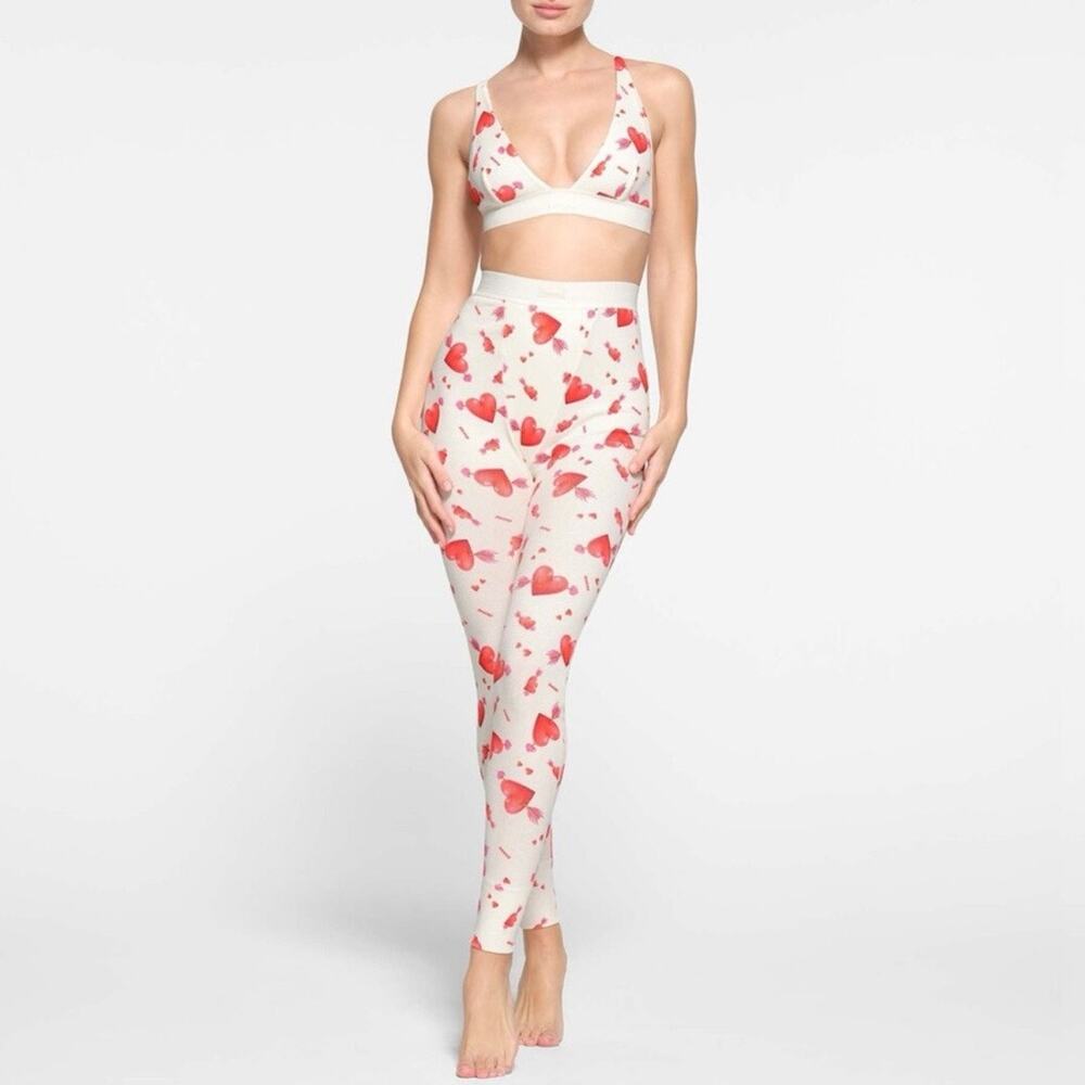 Skims Cotton Rib Leggings In Marble Red Heart & Arrow Valentines Day Print
